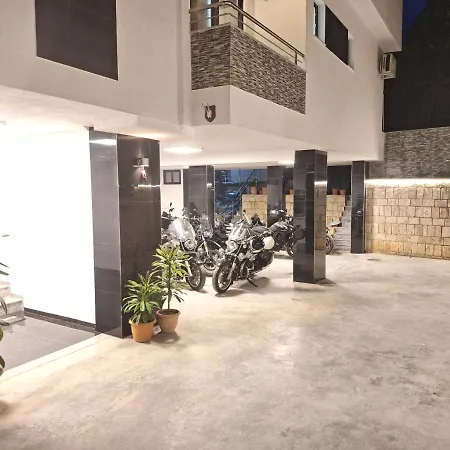 Qurku 2 Hotel *